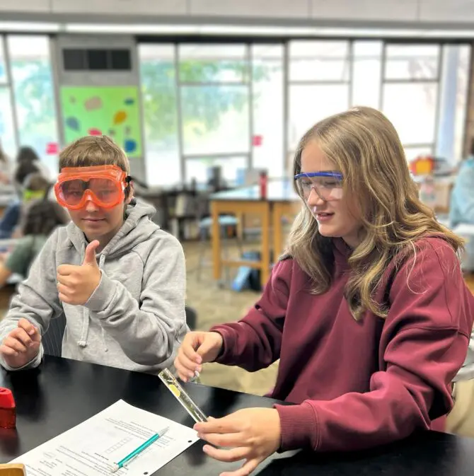 2526-9 -6th - Oliver, Zoe